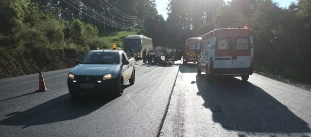 Condutora de motocicleta sofre queda na SC-283 em Palmitos e vai a óbito no Hospital