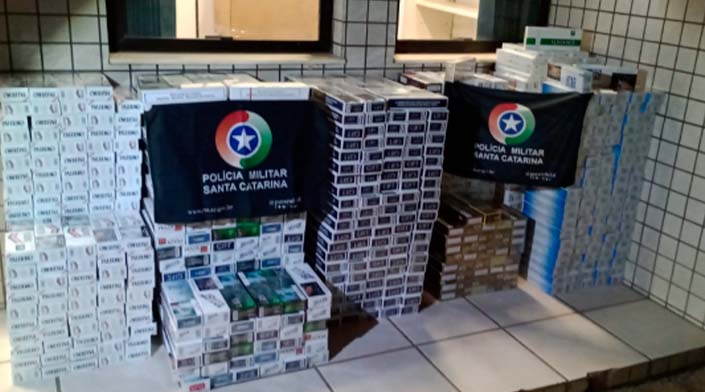 Polícia Militar apreende quase mil pacotes de cigarro