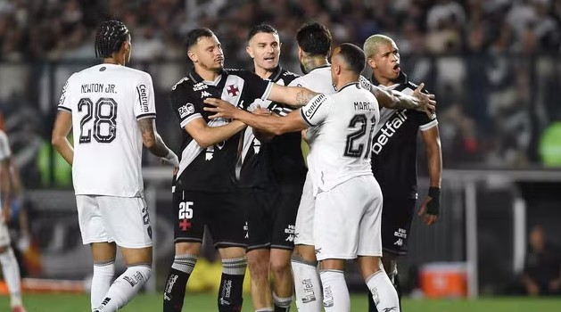 Vasco e Botafogo empatam em São Januário no jogo de ida das quartas de final