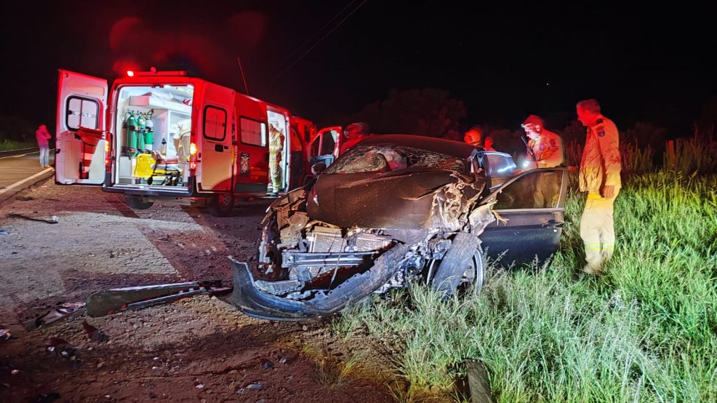 Acidente na PR-475 deixa três pessoas feridas