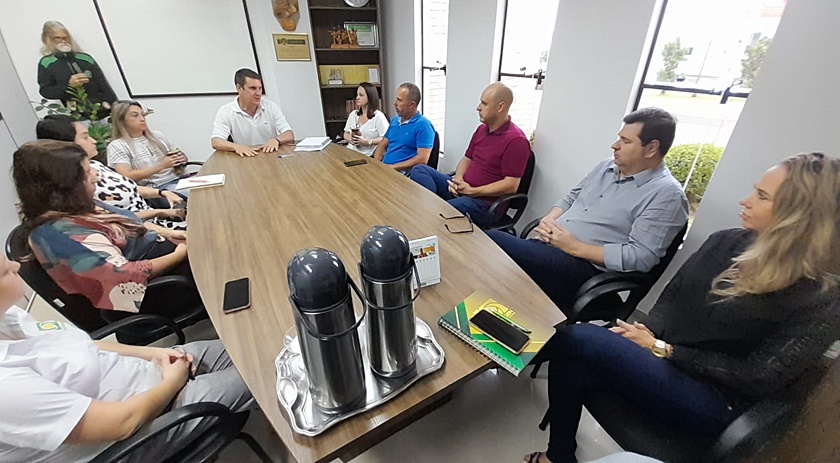 ASCOAGRIN recebe representantes do Sebrae e da Facisc para reunião de planejamento