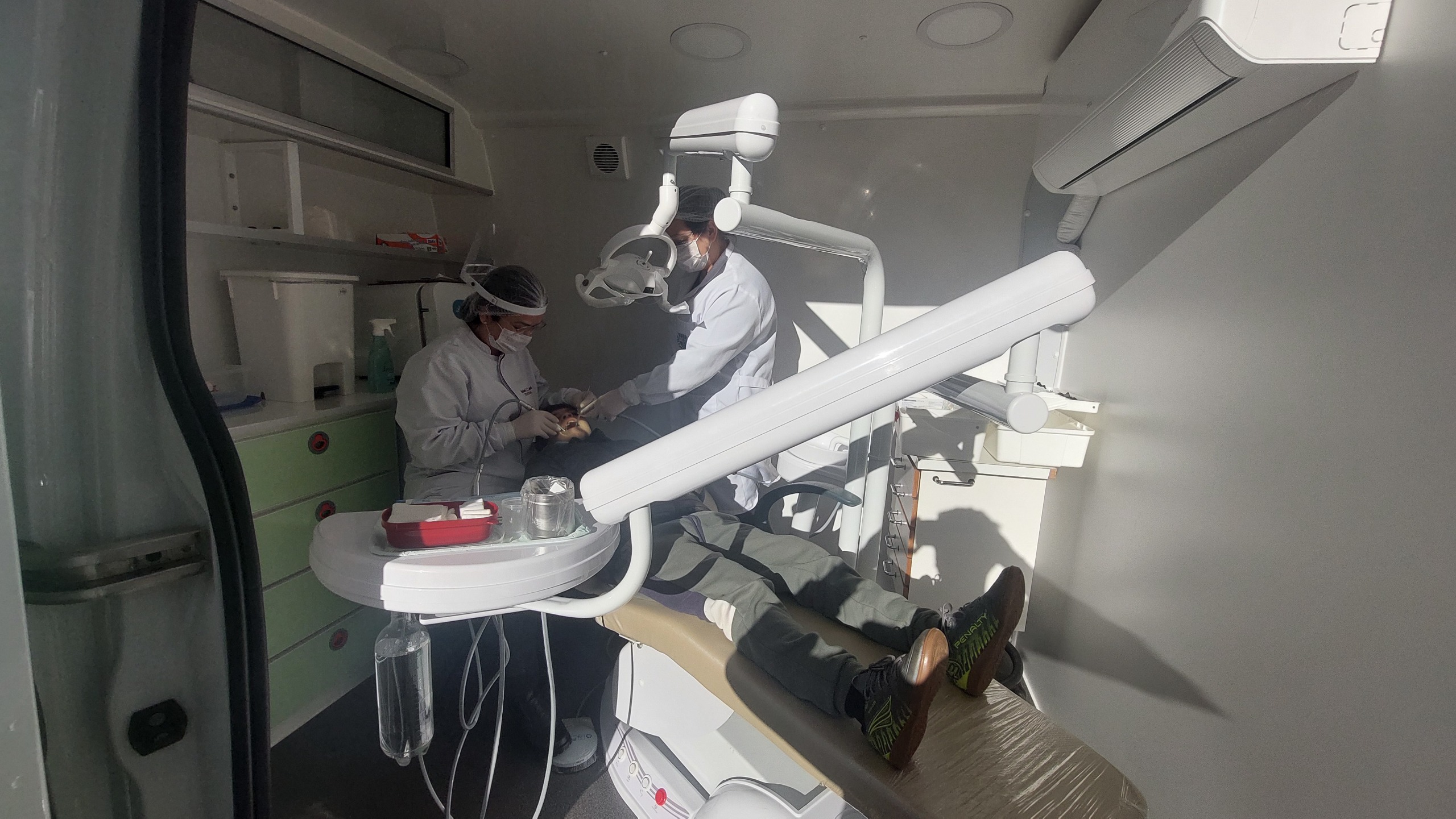 Primeiro atendimento da Odontomóvel  é realizado no Município
