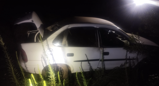 Embriagada, mulher se envolve em capotamento na SC-163 e acaba presa