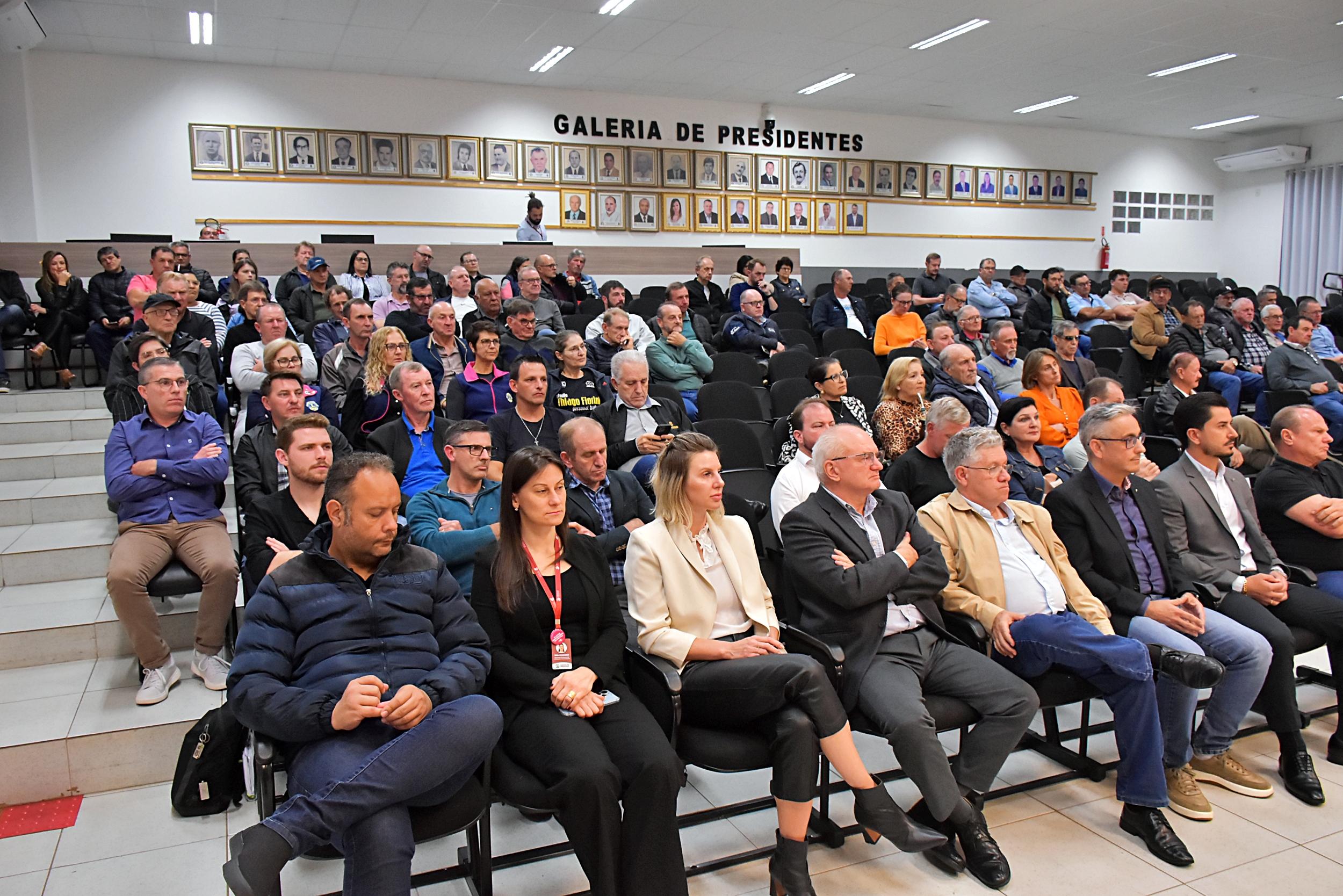 Audiência pública na Câmara debate situação da Avenida Willy Barth e BRs 282 e 163