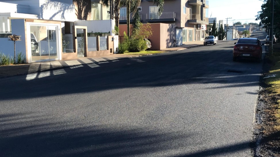 Recapeamento asfáltico na Rua Rio Grande do Sul