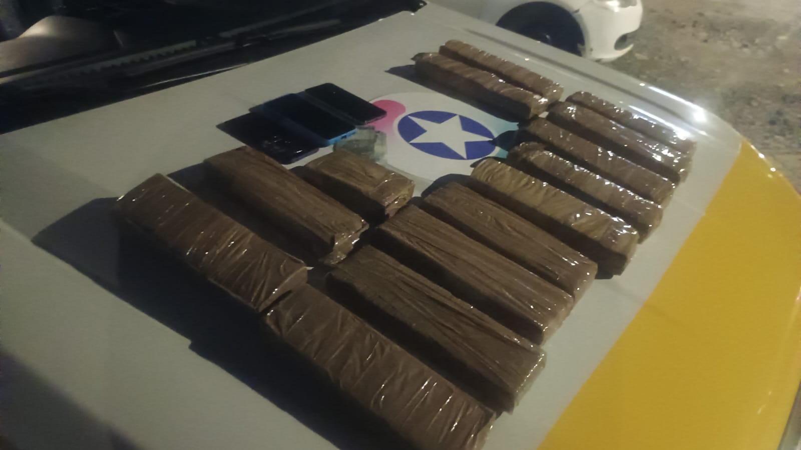 Casal é preso com mais de 8 kg de maconha em abordagem na SC-417