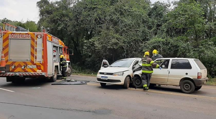 Grave acidente na BR-282 deixa três vítimas feridas
