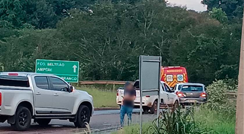 Homem fica gravemente ferido ao colidir moto em cachorro
