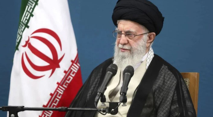 Agência diz que Khamenei está morto; Irã nega e afirma que líderes estão seguros