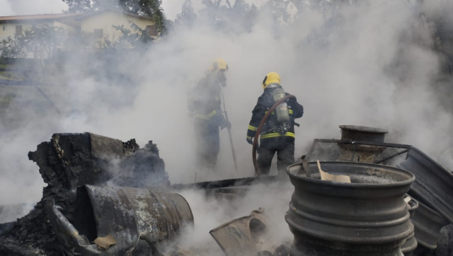 Incêndio destrói galpão agrícola no interior