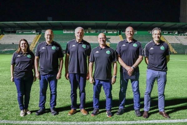 Atual diretoria da Chapecoense é reeleita para mais três anos de mandato