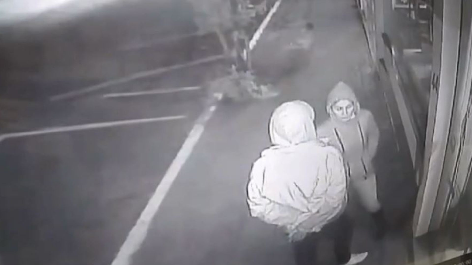 Cucas, salgados e dinheiro são furtados na área central