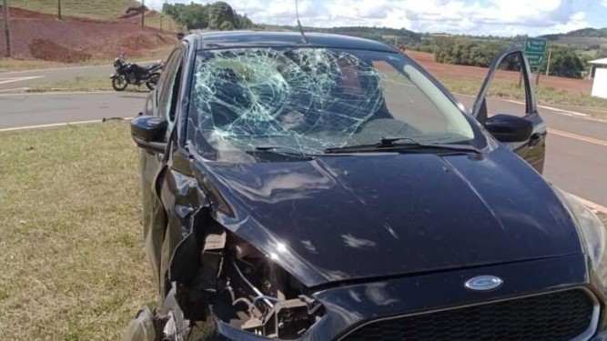 Acidente deixa dois feridos no trevo do km 15