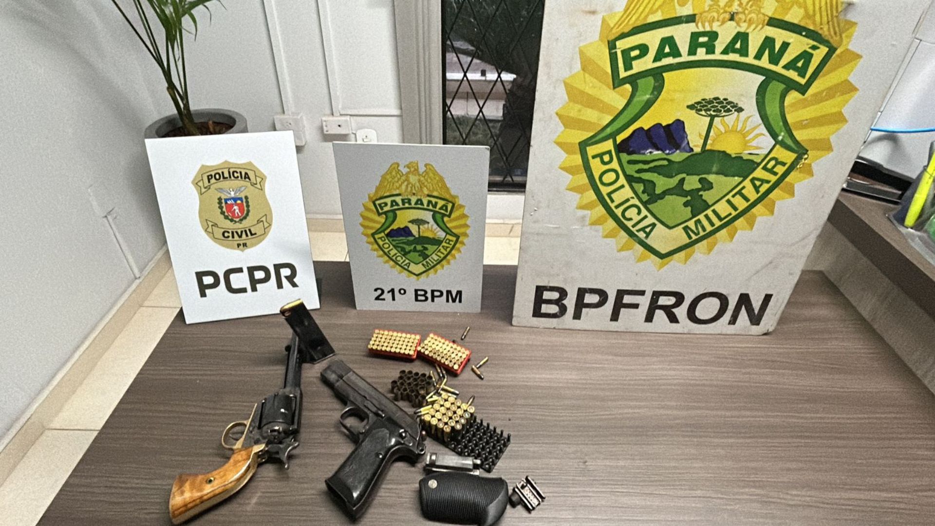 Operação conjunta da PM apreende armas e munições em combate à violência doméstica