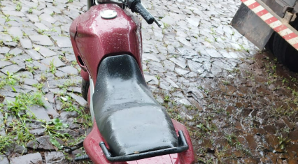 Motocicleta furtada durante a madrugada é recuperada