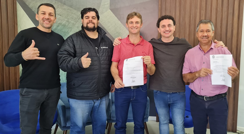 Rafael Pezenti destina ao município R$600 mil em recursos