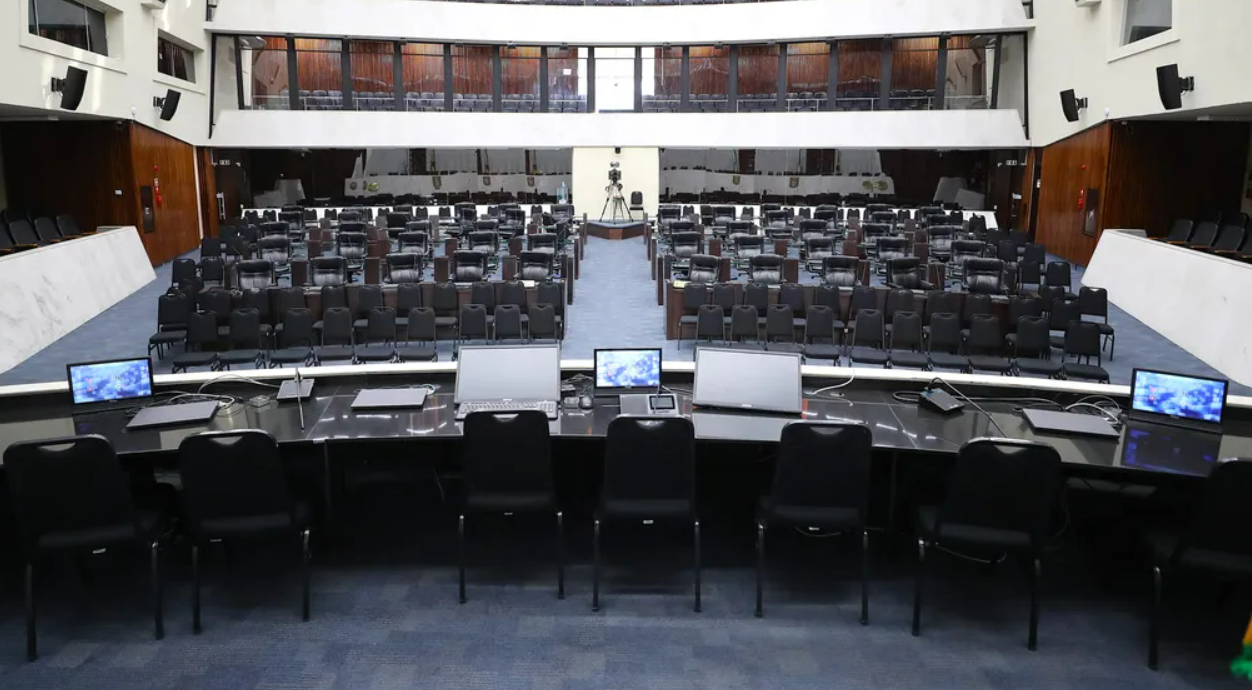 Paraná fecha eleição e define deputados federais e estaduais; confira a lista