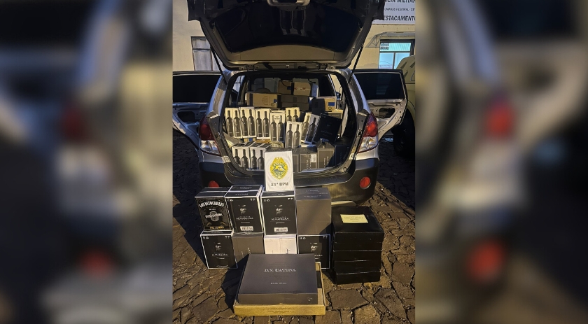 Polícia Militar apreende 95 caixas de vinho argentino descaminhado