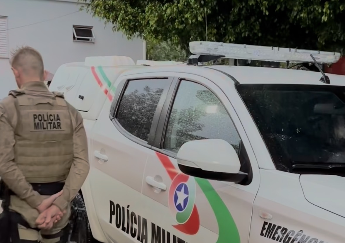 Homem é esfaqueado no abdômen e suspeito é preso pela Polícia Militar