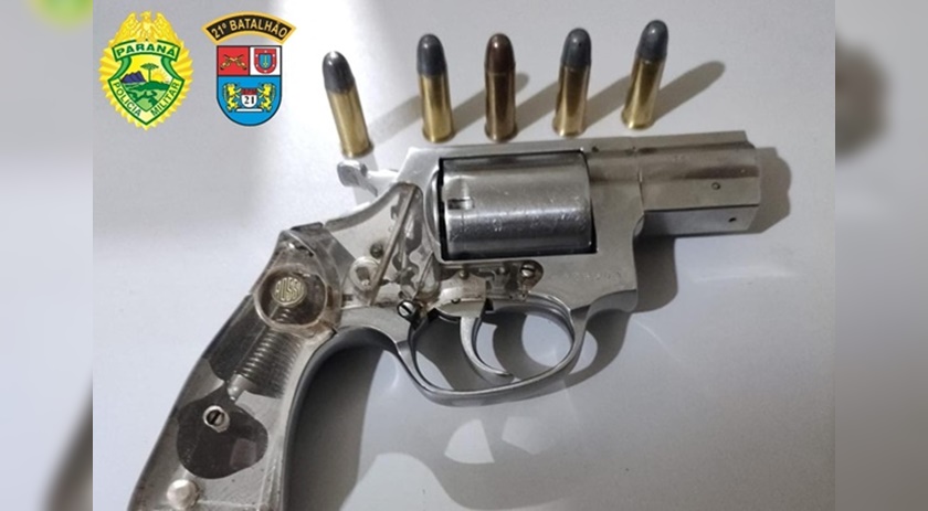 Homem é detido por porte ilegal de arma de fogo