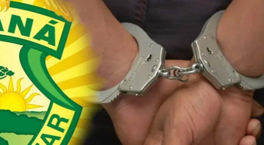 Homem com mandado de prisão é detido após tentar fugir em ônibus