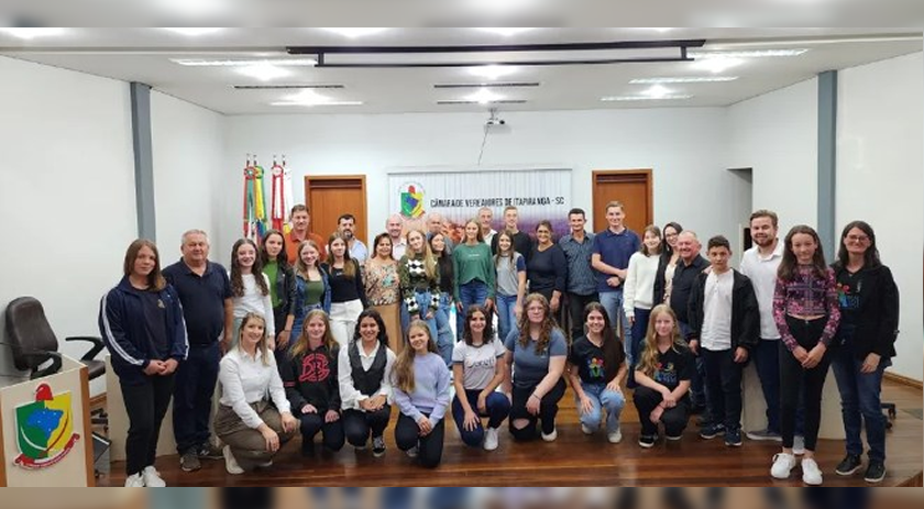 Vereadores Mirins de 2025 são diplomados
