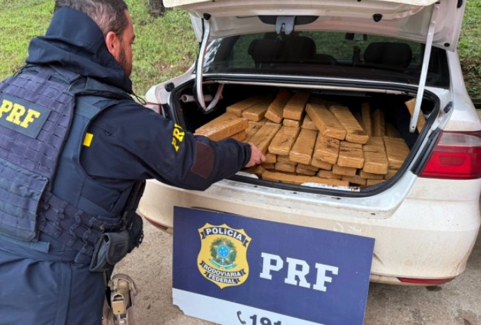 PRF apreende mais de 350 kg de maconha em dois casos no Oeste de SC