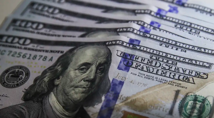Dólar fecha a R$ 5,44 e registra maior alta semanal em 18 anos