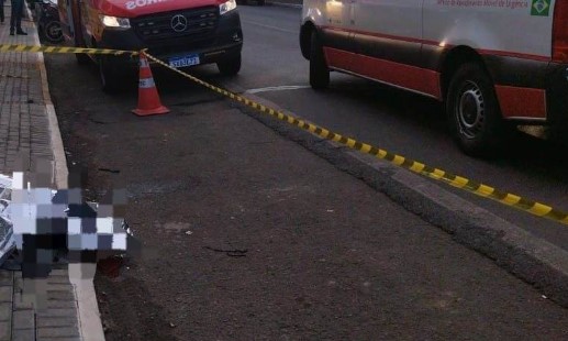 Pintor encosta em rede de alta tensão, cai de 8 metros de altura e morre no Meio-Oeste