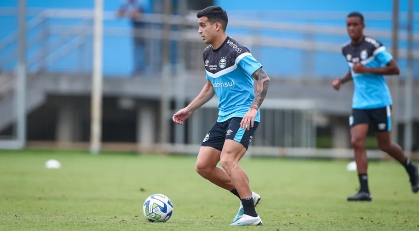 Meia do Grêmio avança em processo de naturalização e deve ir ao Paraguai para trâmites