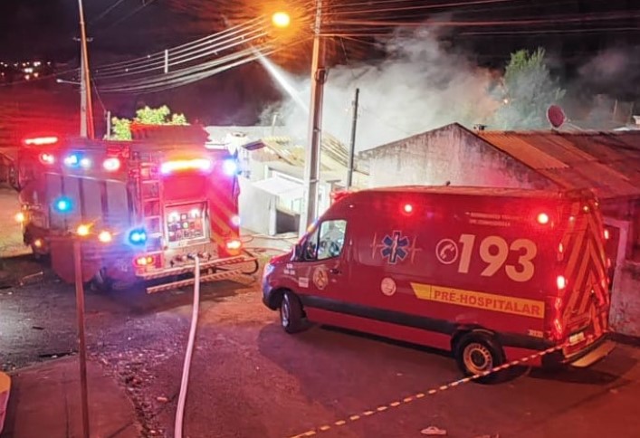 Homens invadem residência e um deles é morto a tiros pelo morador