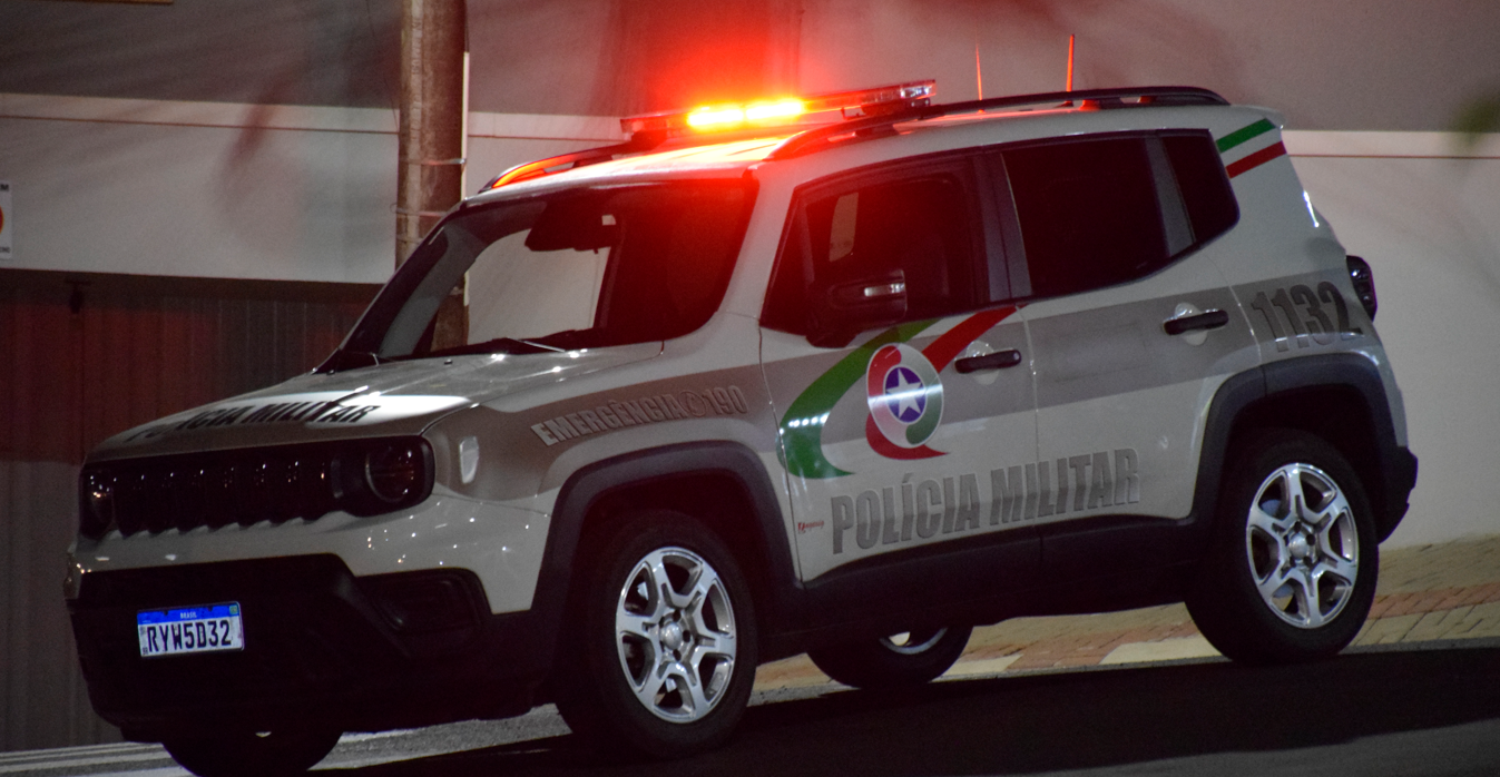 Homem com mandado de prisão por furto é preso no centro da cidade