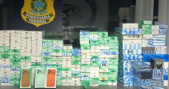 Perseguição cinematográfica termina com apreensão de quase 900 iPhones