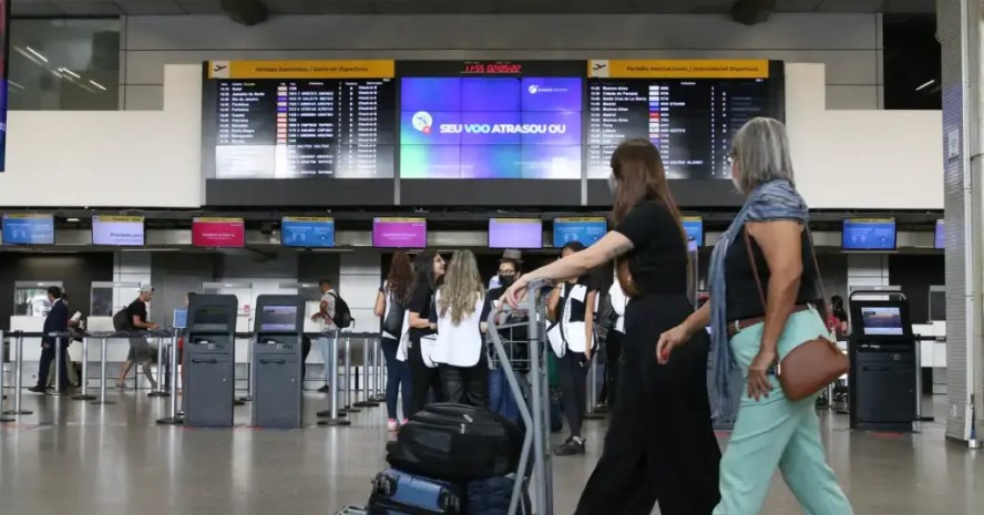 Programa Voa Brasil vende 10 mil passagens a R$ 200 em dois meses