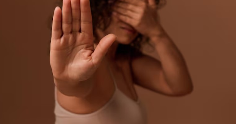 Mulher é vítima de agressão e relata ameaças do companheiro