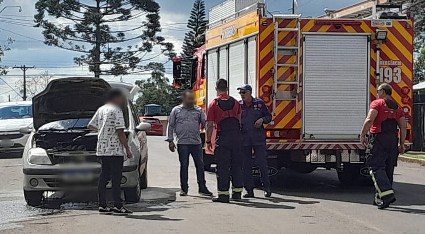 Incêndio em veículo é registrado na Rua Minas Gerais