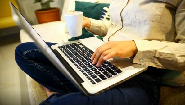 Golpes no Dia das Mães: veja como se proteger nas compras online