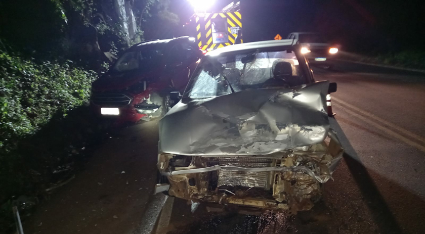 Colisão entre dois veículos deixa diversas pessoas feridas na BR-282