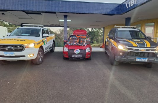 Trio é preso com 75,5 kg de maconha e 110 cigarros eletrônicos na BR-153