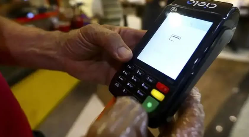 Quatro em cada 10 catarinenses estão endividados; Brasil tem 82 milhões