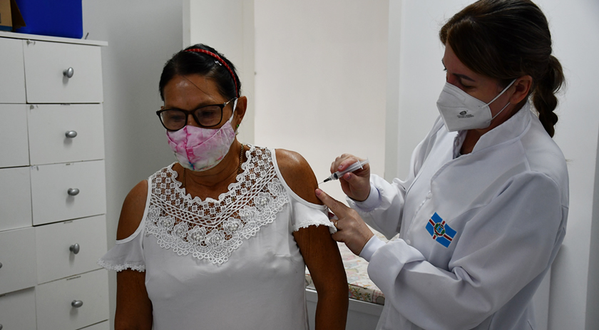 Vacinação contra a Covid 19 segue nesta segunda-feira
