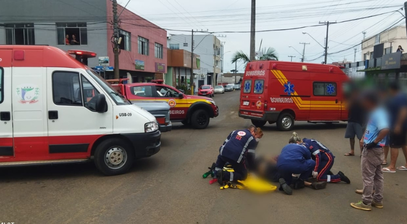 Condutor de motocicleta fica ferido em acidente de trânsito na AV. Paraná