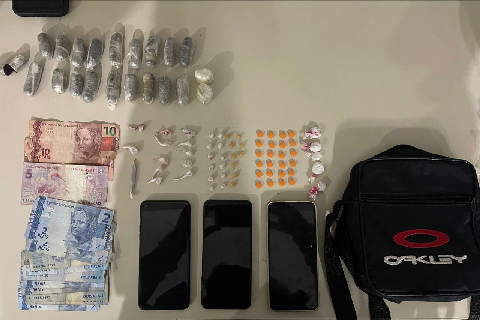 Três adolescentes são encaminhados para delegacia por tráfico de drogas