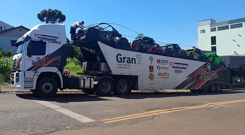 Equipes de esporte automotivo passam pela Tri-fronteira rumo a Catamarca para participarem de competição sul-americana