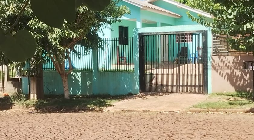 Homem mata ex-mulher e atira contra própria filha