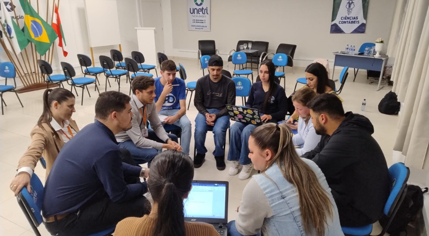 Empresas associadas promovem aproximação entre acadêmicos e mercado na Unetri