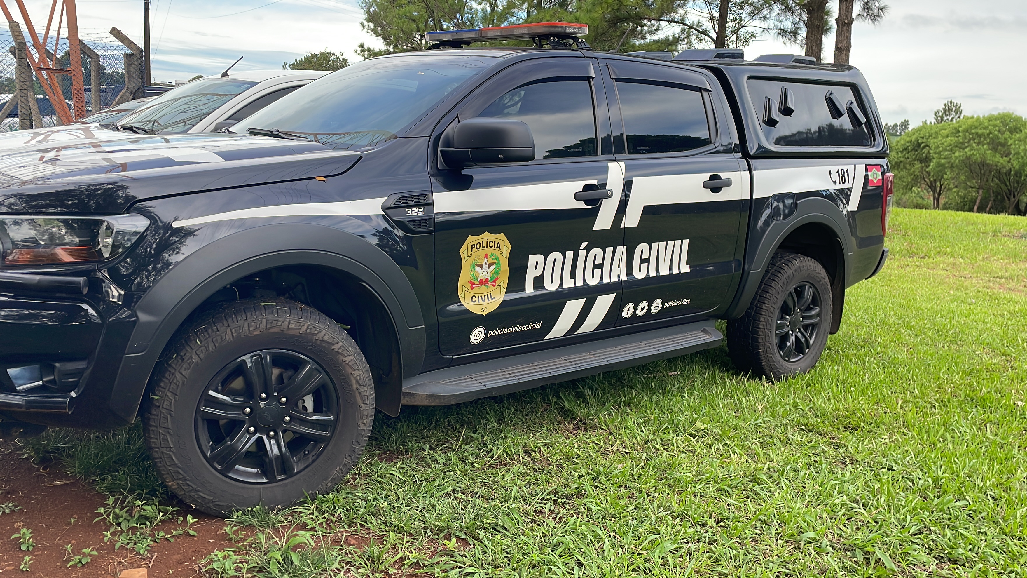 Homem é conduzido à delegacia após agredir mulher e duas adolescentes no bairro Agostini