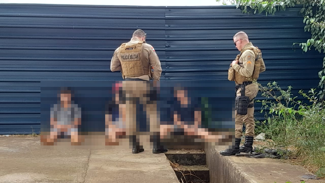 Menores são apreendidos tentando furtar residência no centro