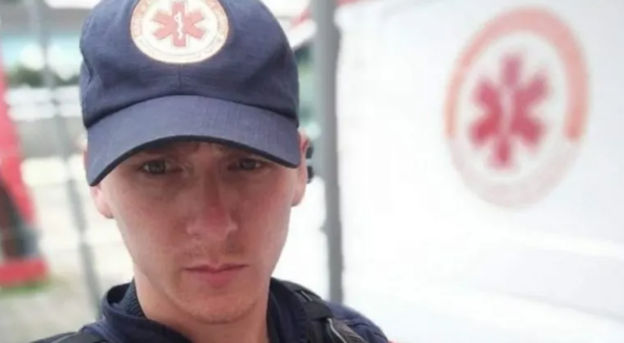 Ambulâncias fazem cortejo em homenagem a socorrista do Samu que morreu aos 32 anos