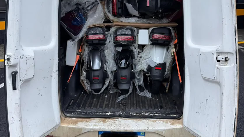 Polícia Rodoviária apreende cinco motos elétricas contrabandeadas do Paraguai na PR-280